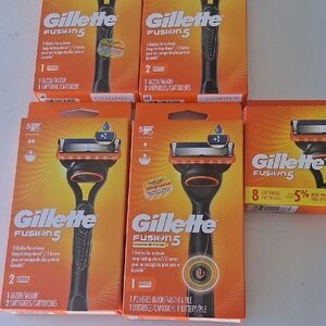 Brand new  5 piece Gillette FUSION 5 RAZORS